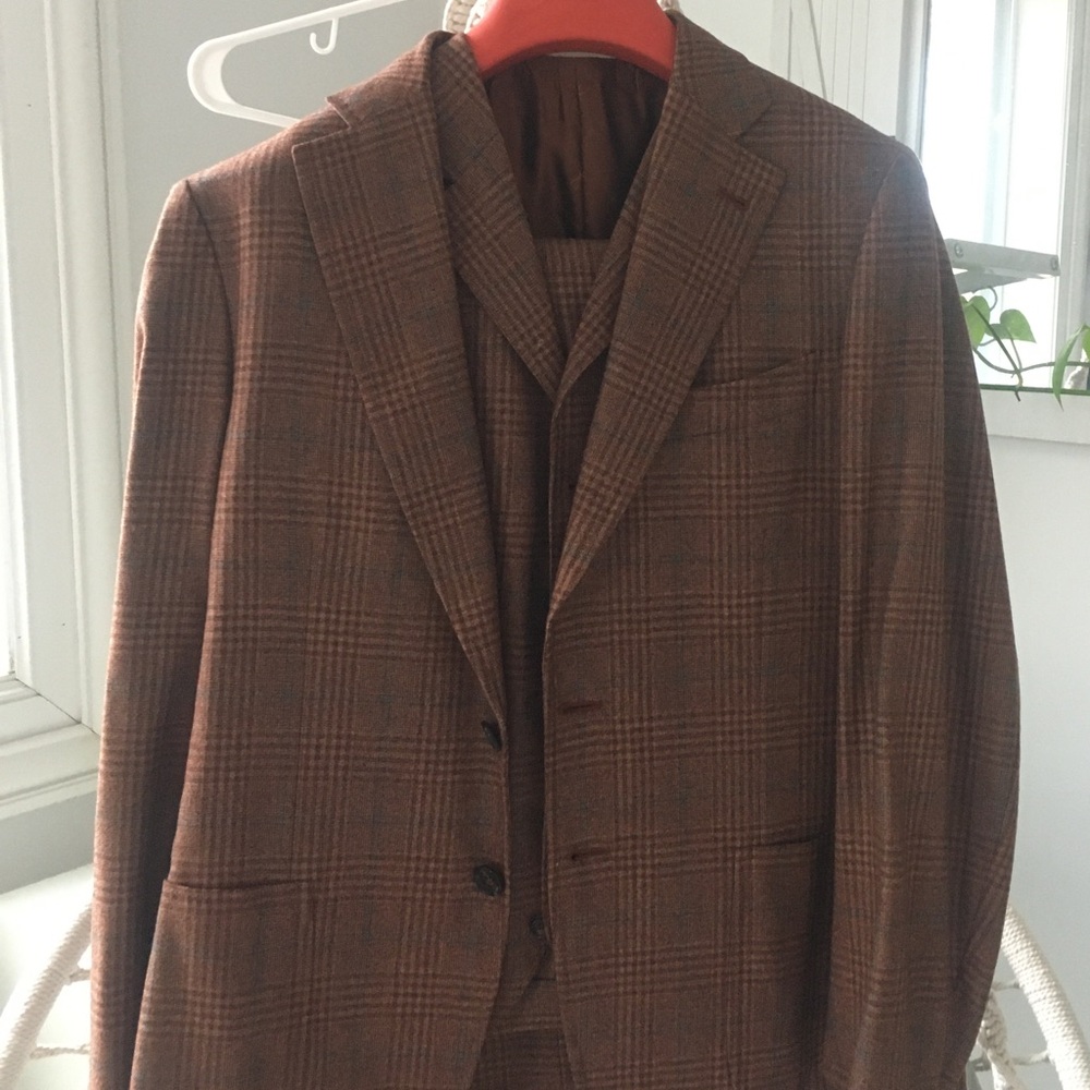 ISAIA New without tags 3 piece suit 48 (European) - Picture 1 of 13